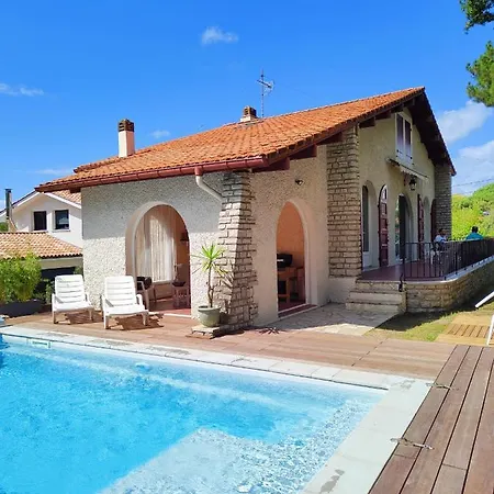 Avec Piscine